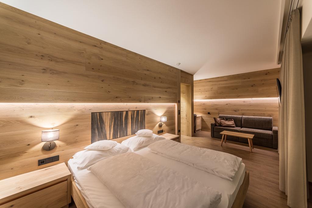 סלבה די ואל גרדנה Hotel Garni Dolomieu מראה חיצוני תמונה